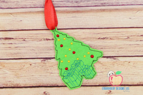 Christmas Tree with Gifts: A Festive Embroidery Design